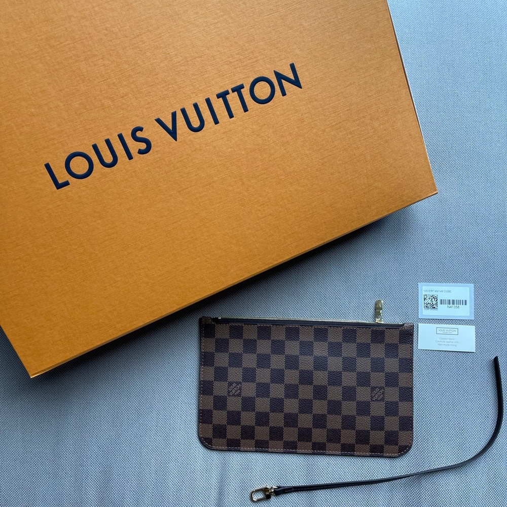 Louis Vuitton Neverfull Pouch